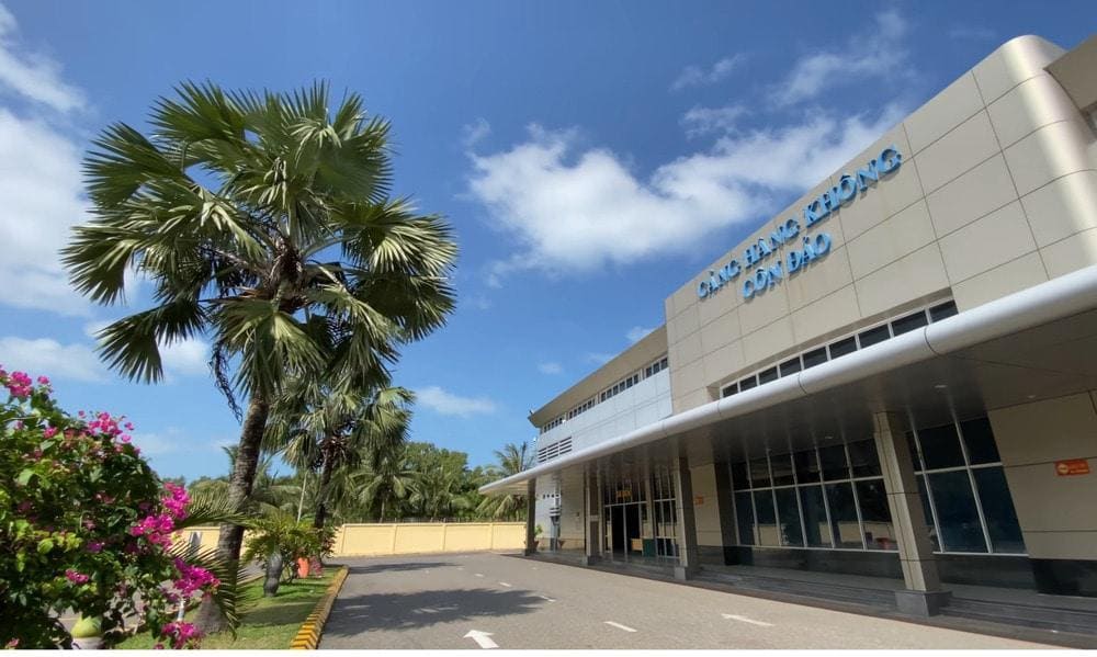 Có nhiều cách để di chuyển từ sân bay Côn Đảo đến Vườn Quốc gia (Nguồn: Internet)